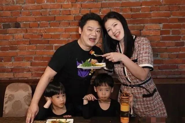 台湾玉女疑小三上位后,月花10万养双胞胎儿子,5年20次试孕_陈明真