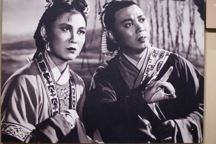 "新五朵金花",以及雨后春笋般的民间班社,传承传统剧目