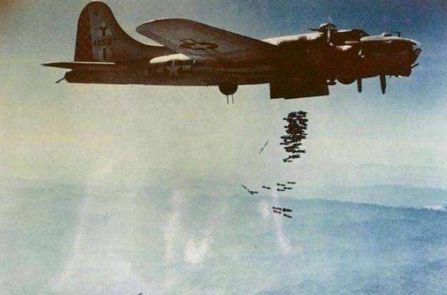 1600架战机地毯式轰炸炸死自己人比敌人还多当年美军怎么搞的