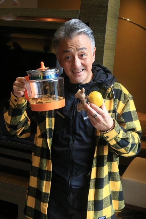 原创受疫情影响新剧延拍吴岱融自掏10万港元住酒店做瑜伽泡茶养生