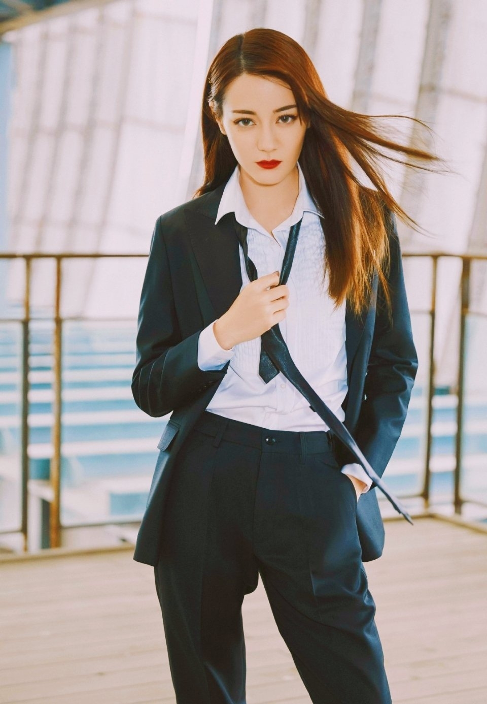 明星都爱不释手的西装look最实用的穿搭小心机看了就能学会