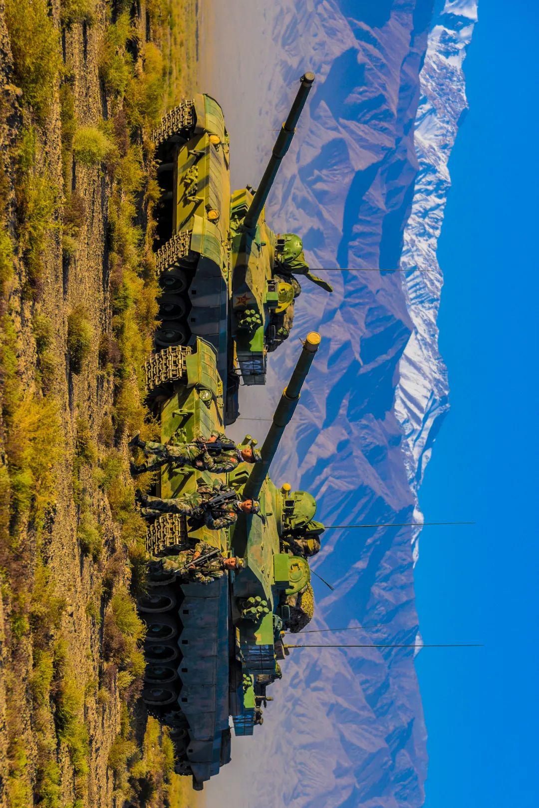 铁流滚滚炮火轰鸣请横屏手机一起感受军营的火热青春