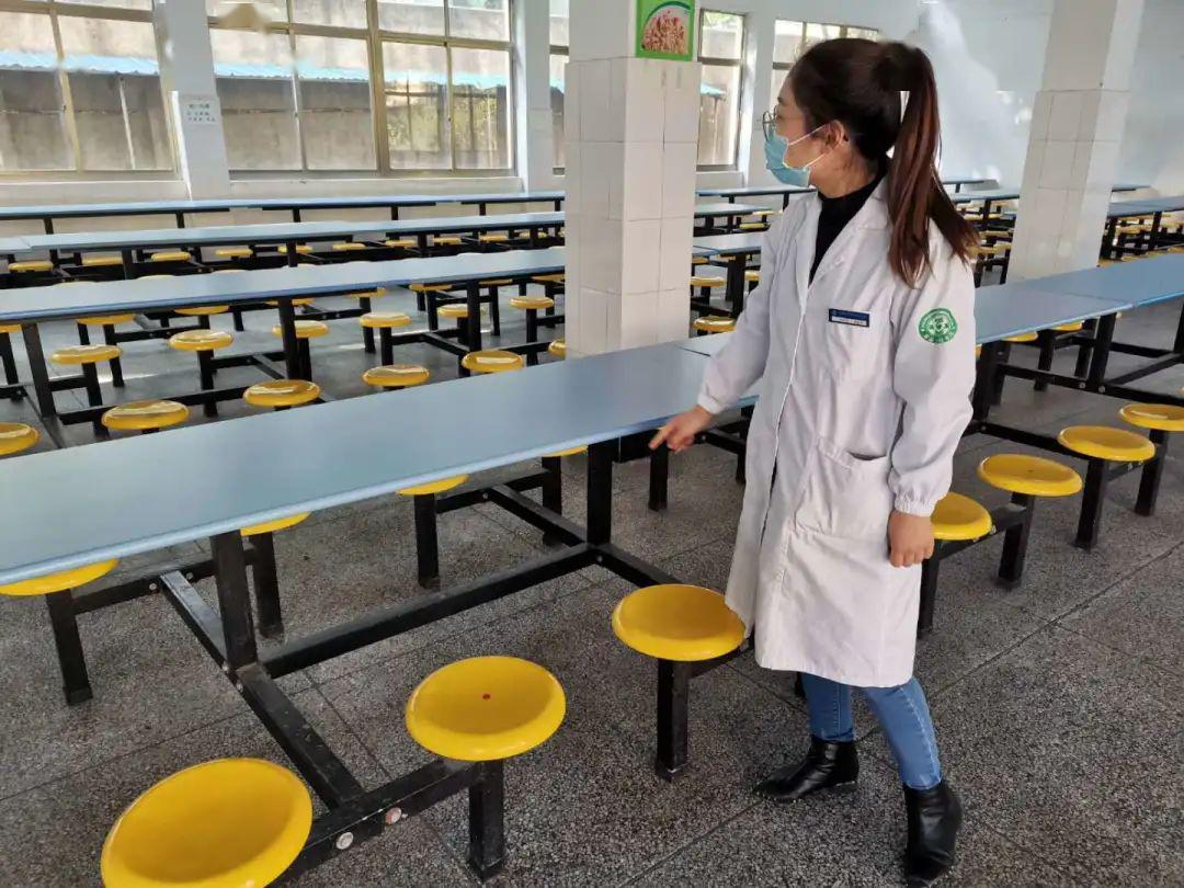 安全复学相聚校园直击观海卫镇高三初三复学第一天