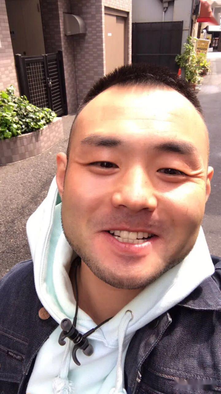 把头发理得7015非常短,张狗蛋上线00