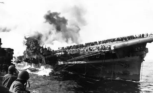 邦克山号巡洋舰事件图片