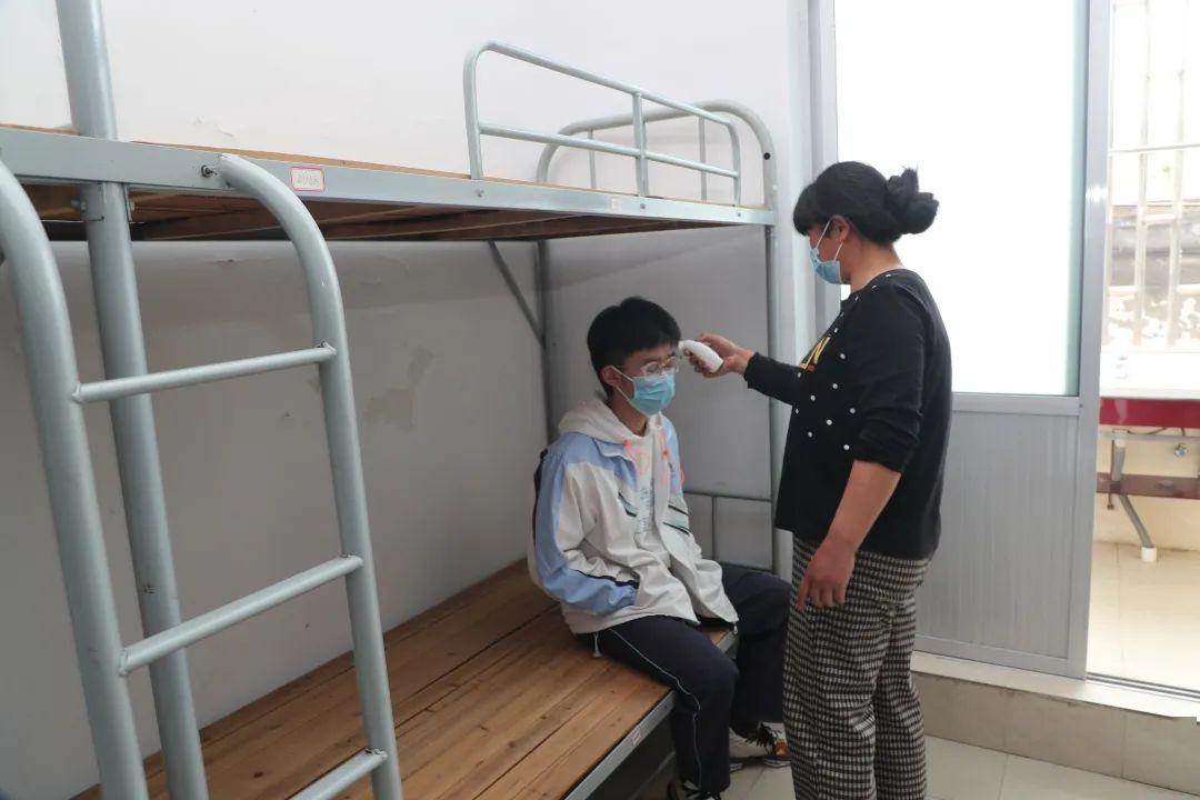 最美的青春留给最美的校园横店高中高三学子开学啦