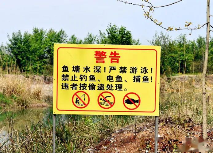 【民间河长巡河】共同关注钓鱼天堂花园村河段_垃圾