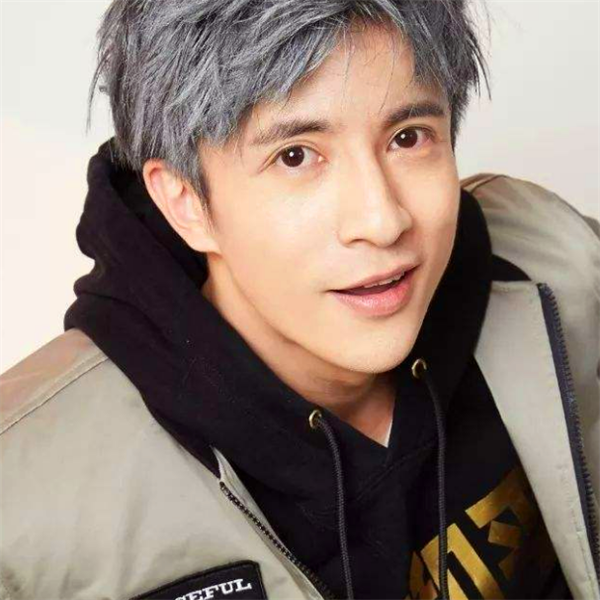 薛之谦调皮营业,自称胖了14斤,问大家看出来没有?