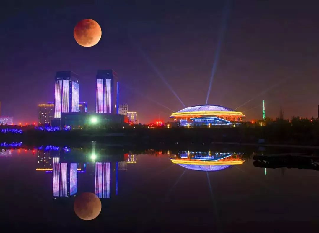 河面宽阔,风光秀丽,全长1500公里,伊犁河河段有著名的伊犁河大桥,这里