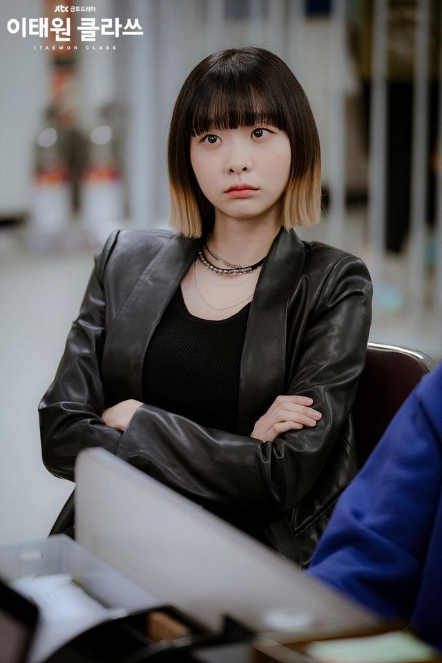 梨泰院金多美撞衫孙艺珍叛逆少女到干练女总让人眼花缭乱