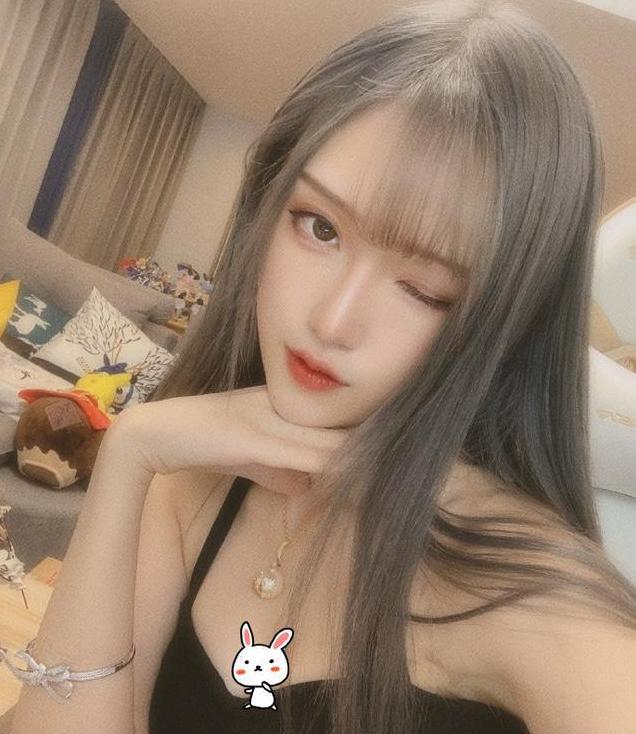 腐团儿曝出早期写真,笑容甜美充满青春活力,观众:不愧是女神!