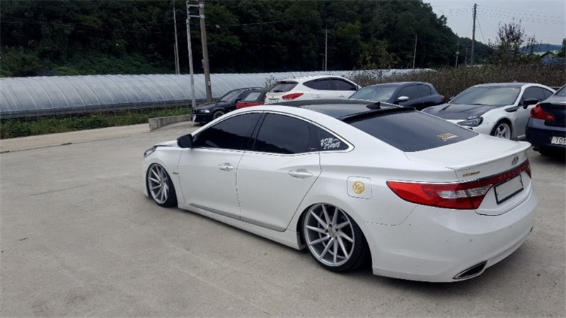 现代雅尊低趴风格演绎气动避震低姿态改装案例