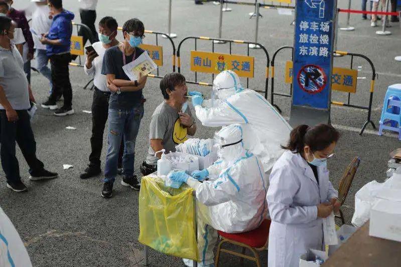 直擊丨深港跨境貨車司機口岸核酸檢測現場_深圳