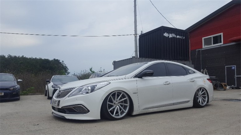 现代雅尊低趴风格演绎气动避震低姿态改装案例