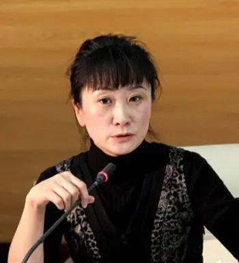 彭敏文学院2002级本科《中国诗词大会》第五季总冠军,青年诗人郭艳瑜