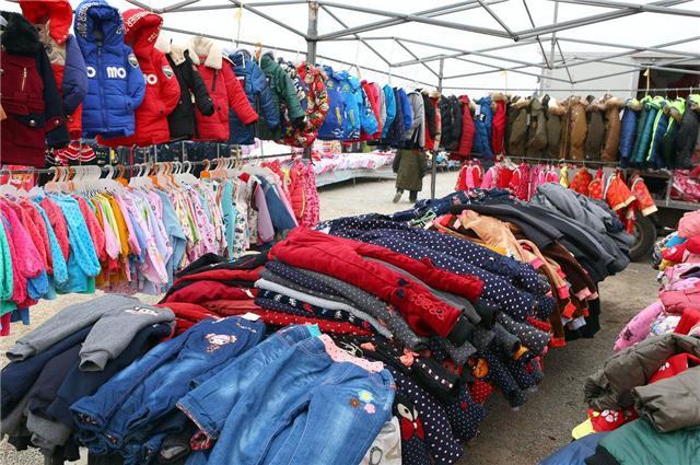 为何地摊衣服这么便宜搞清楚怎么来的你就明白了