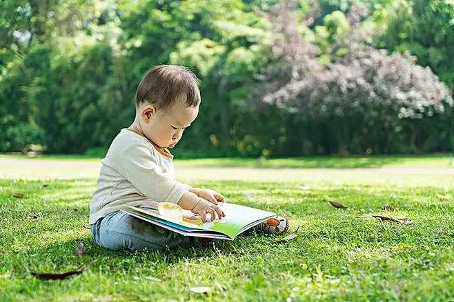 金牌育儿嫂推荐:0-3岁孩子阅读习惯养成小技巧!