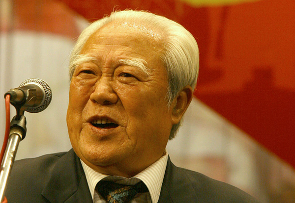 带低俗包袱都能被他彻底洗白_赵世忠