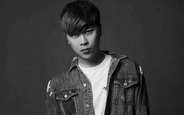 知名视频网站已经对卢本伟解封,视频点击高达2900w!你怎么看?