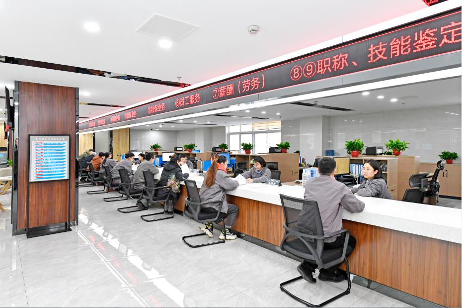 化壁垒,重新规划整合业务流程,组建成立hr专家中心,hr共享服务中心,hr