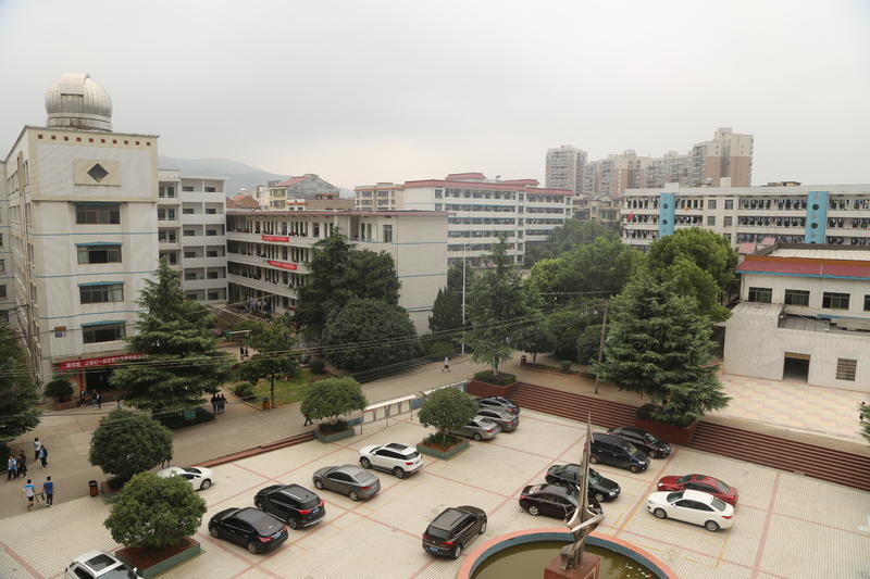 衡山县第二中学校园环境