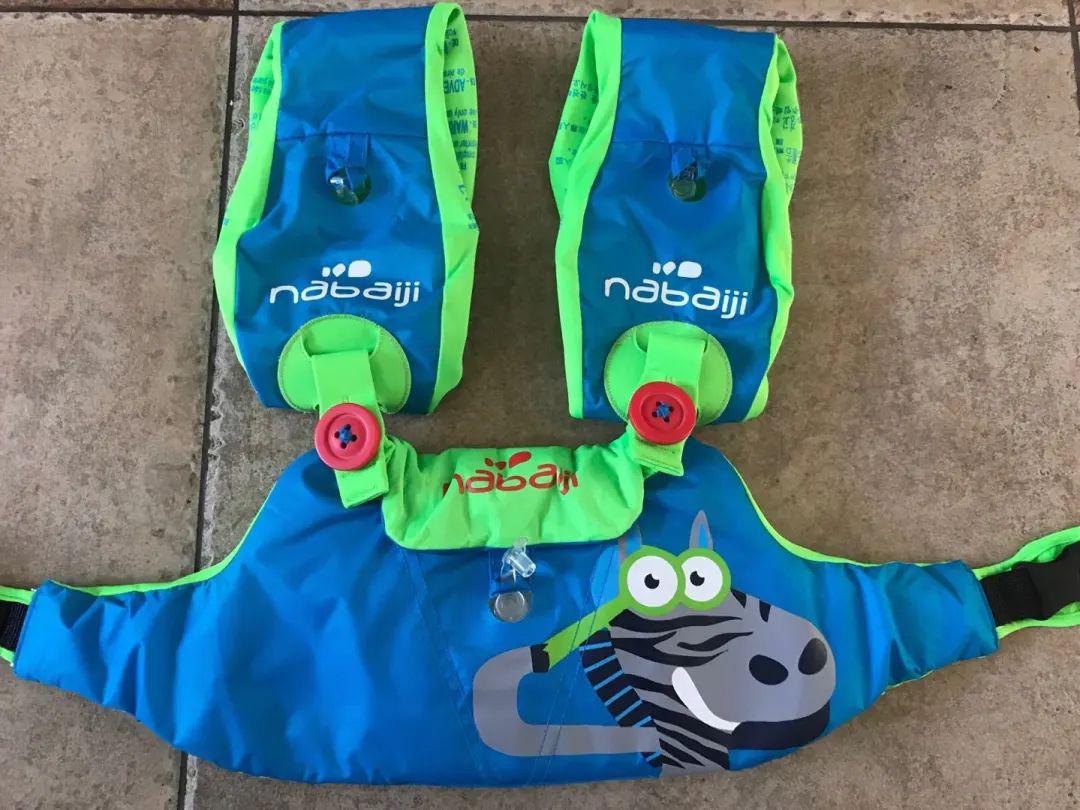 出让人:峰哥m号,适合18-30kg孩子迪卡侬正品儿童救生衣加好吃君庄询