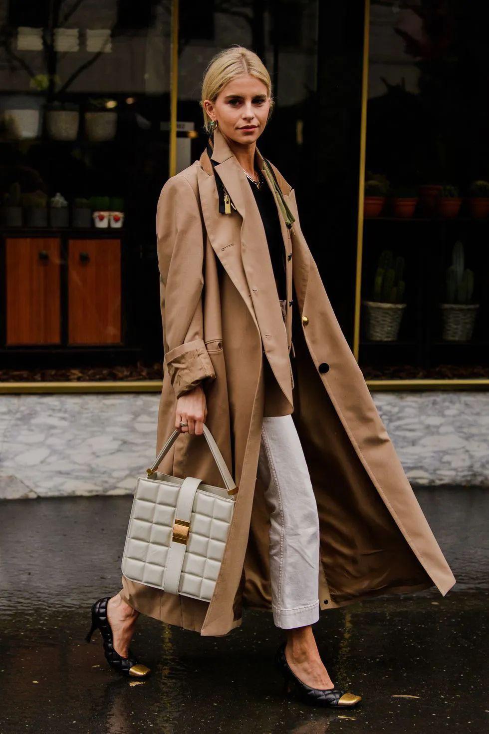 女生最爱的单鞋,方头优雅,适合时髦的都市女性;搭配春天的风衣,你自美