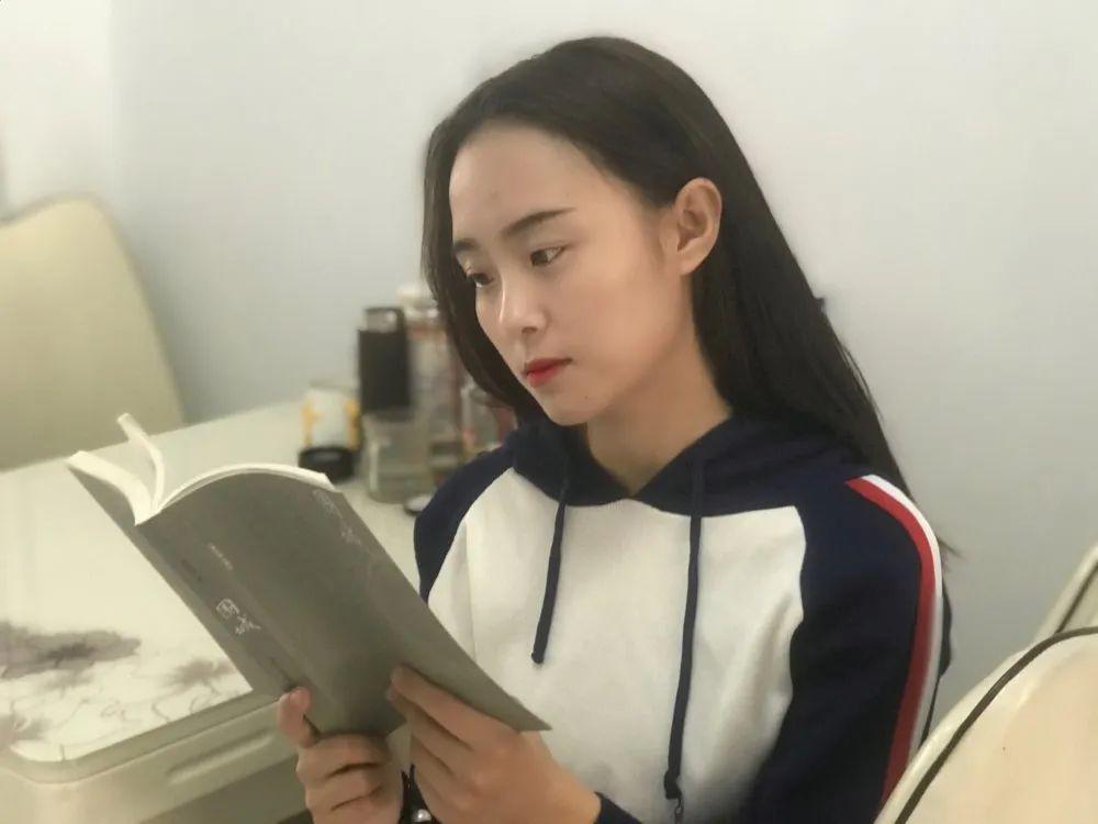 书香女声赤峰阿鲁科尔沁旗天山三中李佳鑫这个春天不算冷