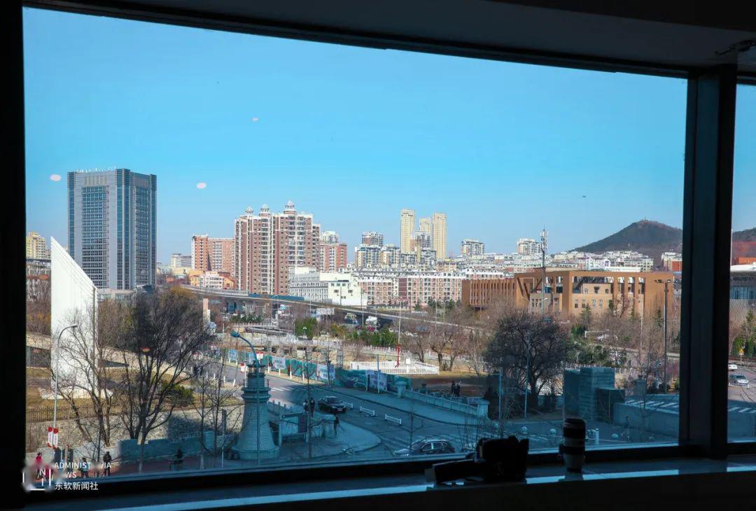 透过窗你看到了怎样的世界