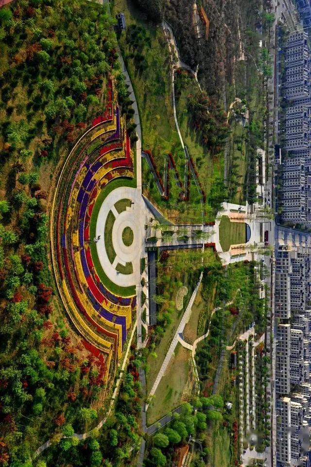 长安公园山水相依与自然共生的山地景观廊道