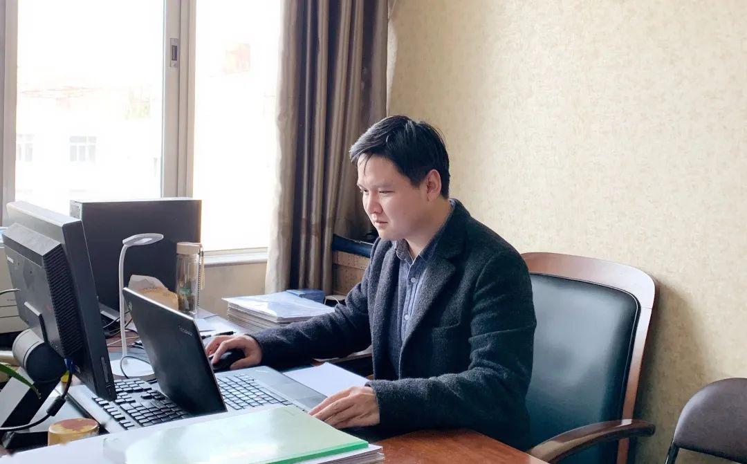 曹炜新能源工程公司党支部他说:回首2019年,经历了很多,也成长了很多.