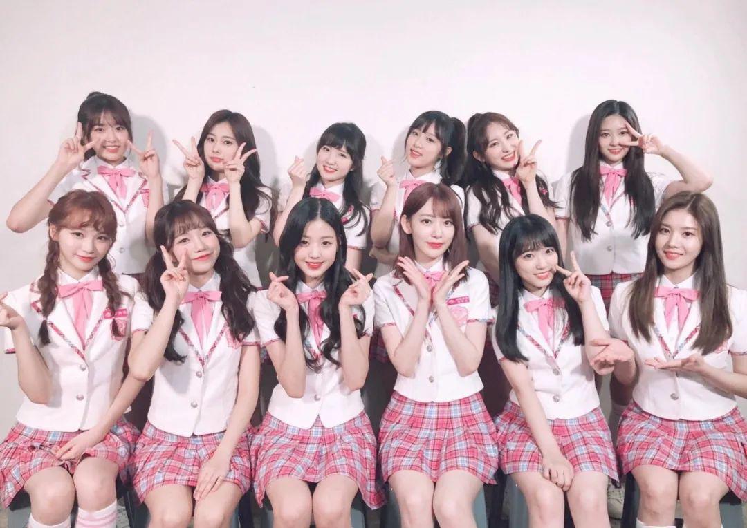 作为创造系列的鼻祖节目,2016年《produce 101》这套制服可以说是相当