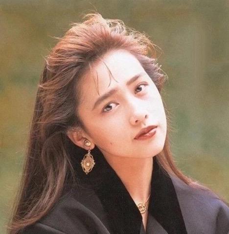 妻子是"全日本公敌",曾被冲浪板砸中毁容_工藤静香
