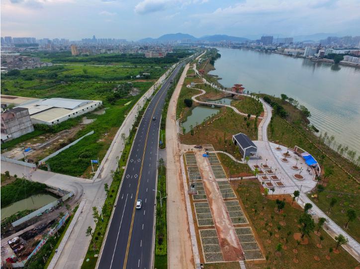 一河一桥"之一的滨江大道(环岛路),是揭阳打造榕江新城的重要配套工程