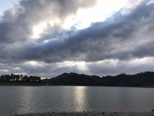 潼湖观洞龟洞刷白条刷出新境界