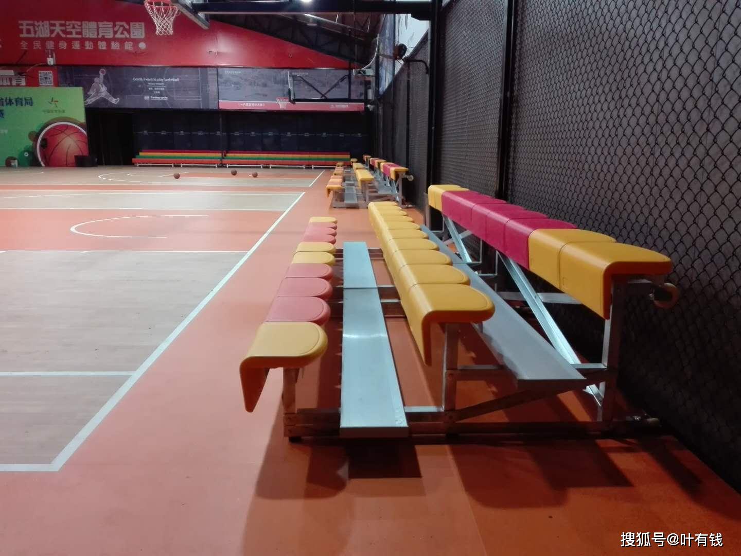 南昌五湖天空体育公园篮球馆看台座椅解决方案