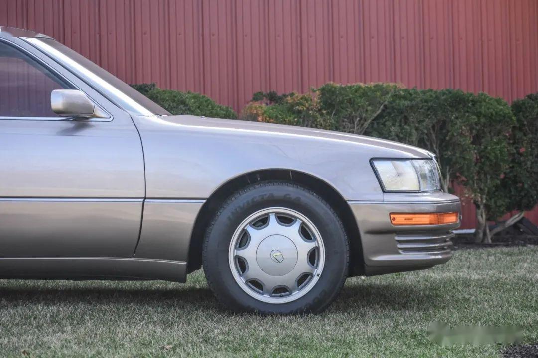 真香这辆1994年上牌的凌志ls400只行驶了8000多公里