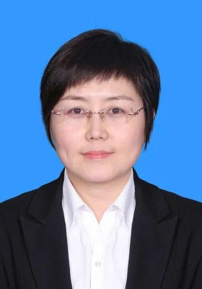 中共党员,现任人力资源(组织)部业务主办白艳玲(看完不要走开,还有