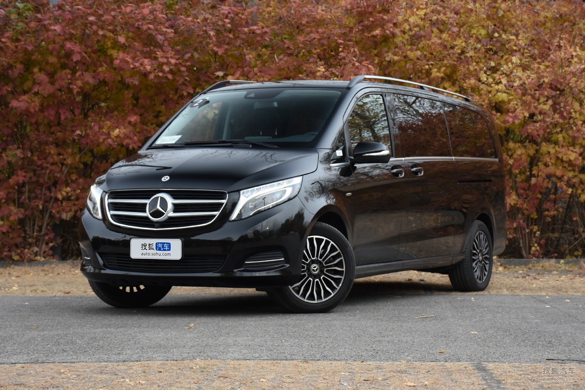 60万以上级别:仍是进口车,改装车的天下 ·奔驰v级 奔驰v级与威霆的