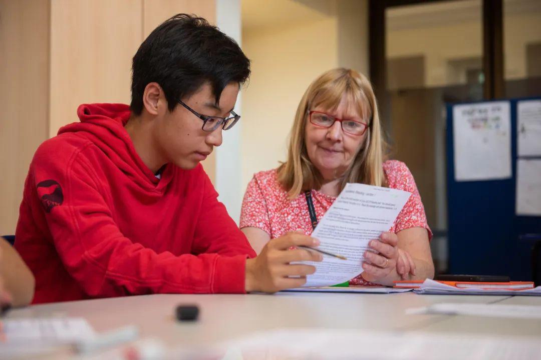 牛剑开线上夏校了200名明星导师1对1辅导陪你学一整年推广