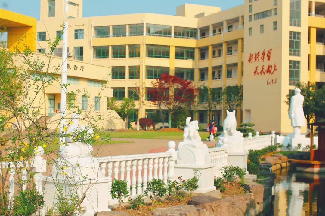 来源欢迎同学们welcome to the class来源:慈溪市育才中学