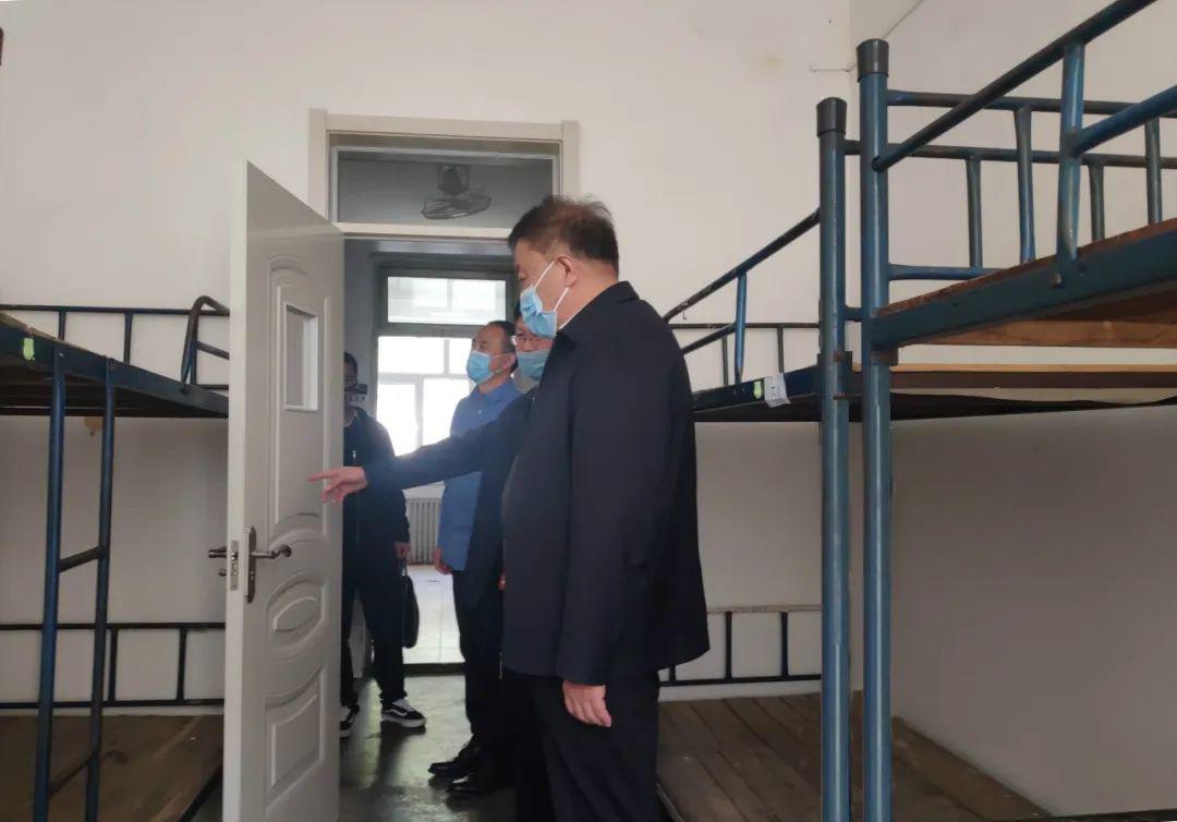 区委书记李树田到综合高中徐水一中调研高三复学复课准备工作