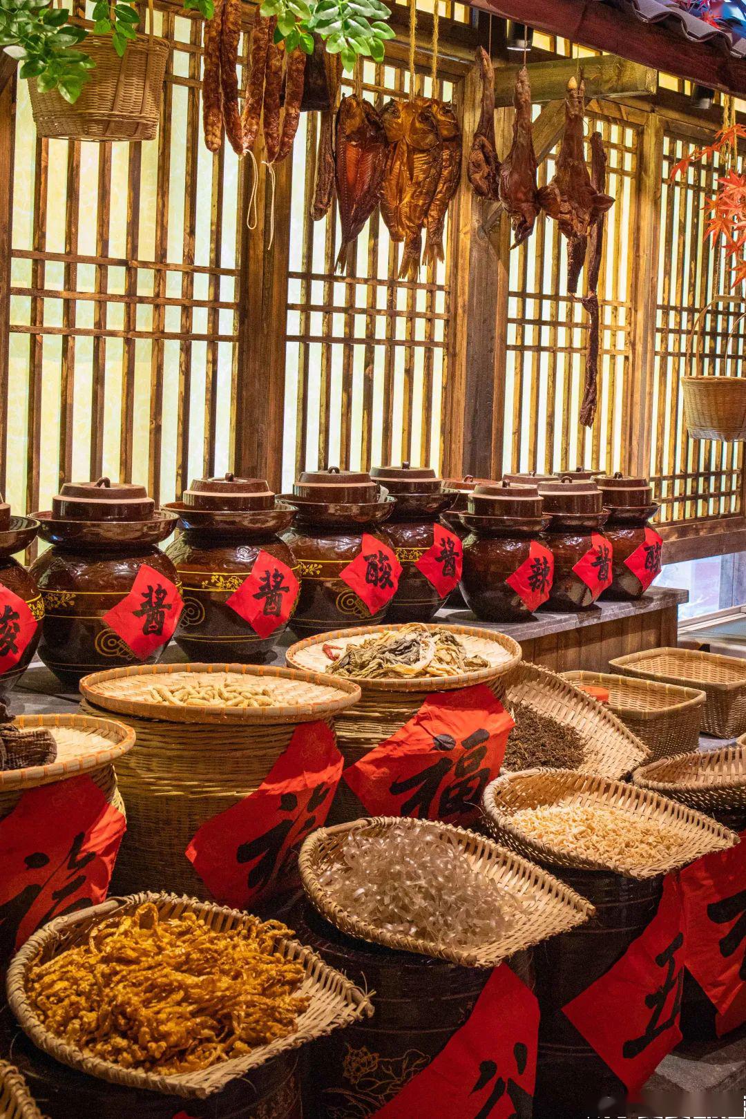 超500㎡空间,80道湖南土菜,cbd这间湘菜馆带你穿越长沙_食材