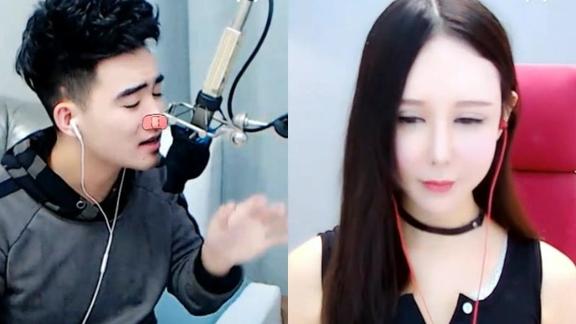 音乐奇才纪伟电子琴自弹自唱歌曲勿忘你