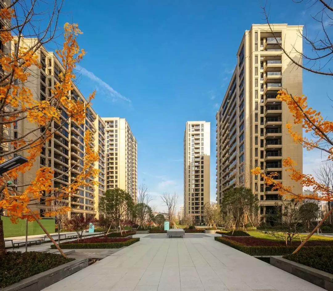 绿城开溜深蓝恐变深烂业主开发商内讧为何我背锅