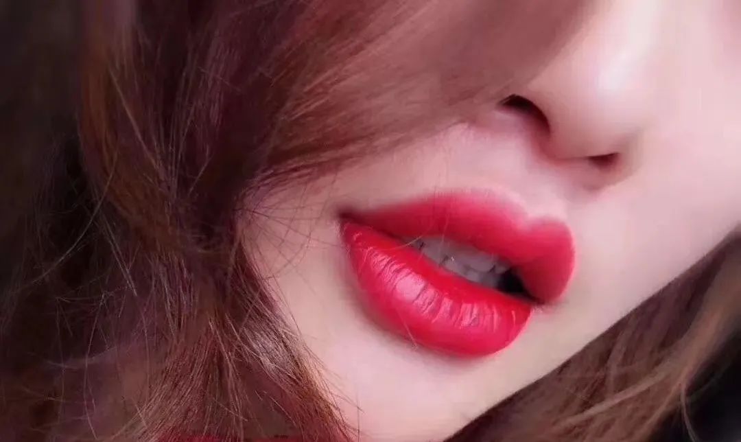 别慌半永久定妆唇后肿胀问题可以这样解决
