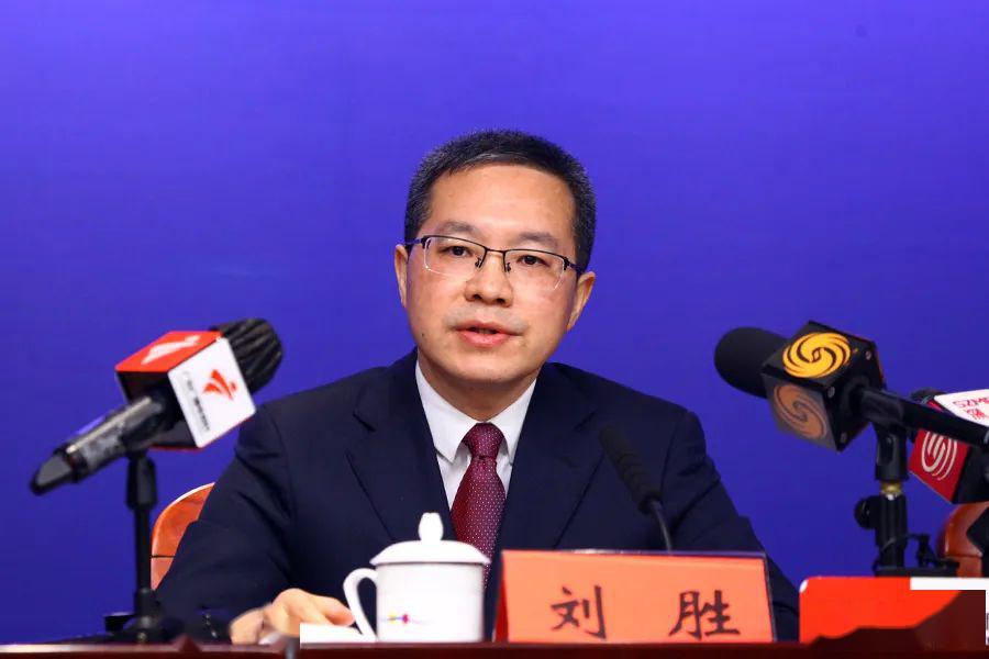 刘胜介绍,城市环境对于吸引高素质人才非常关键.