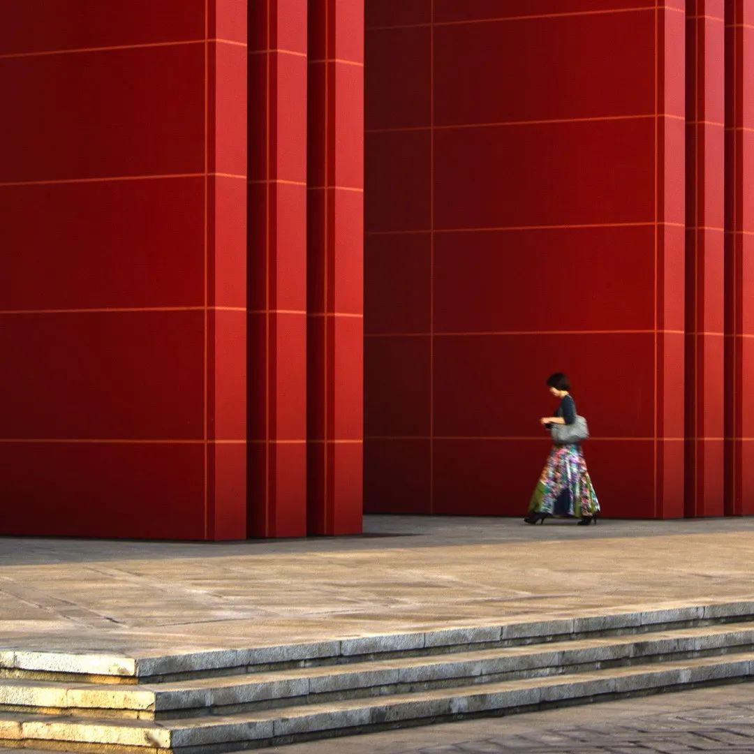 结合风光,人像,建筑,人文,纪实等摄影门类的特点,在实践中运用"四全