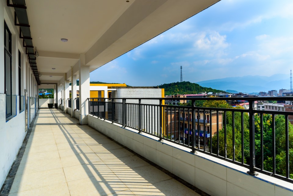 新宁二中学校环境怎么样