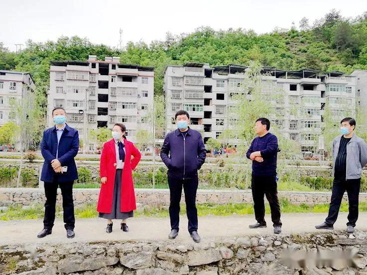 今日头条67郧西教育局长杨耀东一行深入多乡镇检查督导学校项目建设